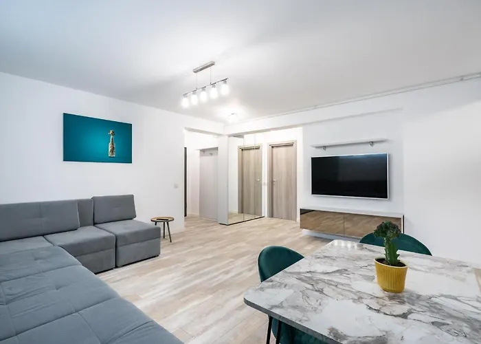 Central Diamond Apartment *